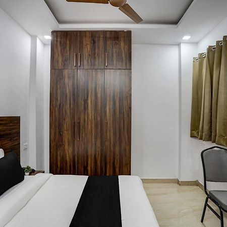 Townhouse Cloud Bay Hotel Gurgaon Buitenkant foto