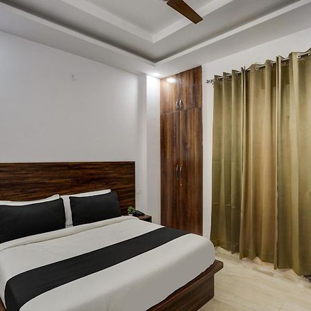 Townhouse Cloud Bay Hotel Gurgaon Buitenkant foto