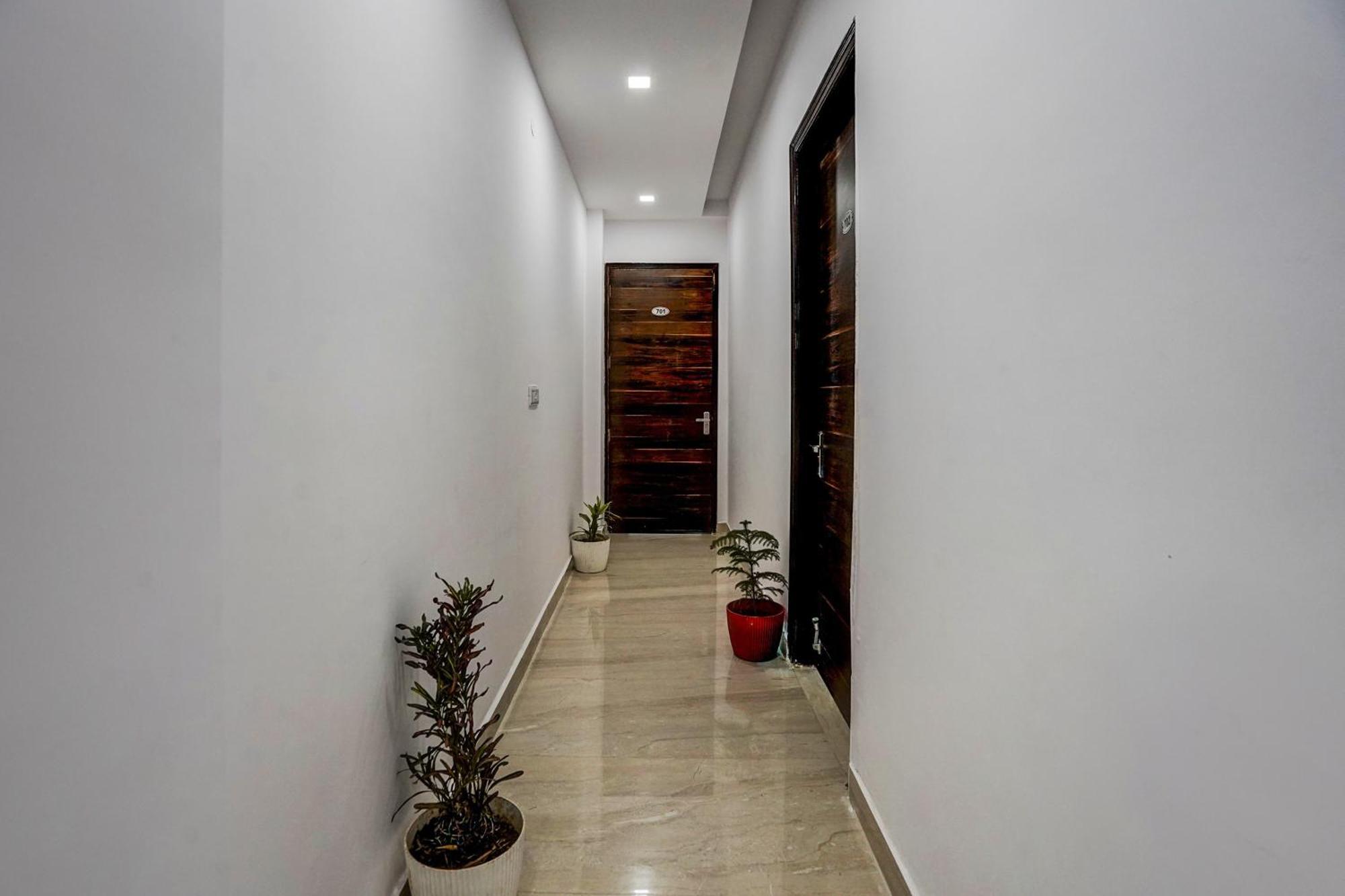 Townhouse Cloud Bay Hotel Gurgaon Buitenkant foto
