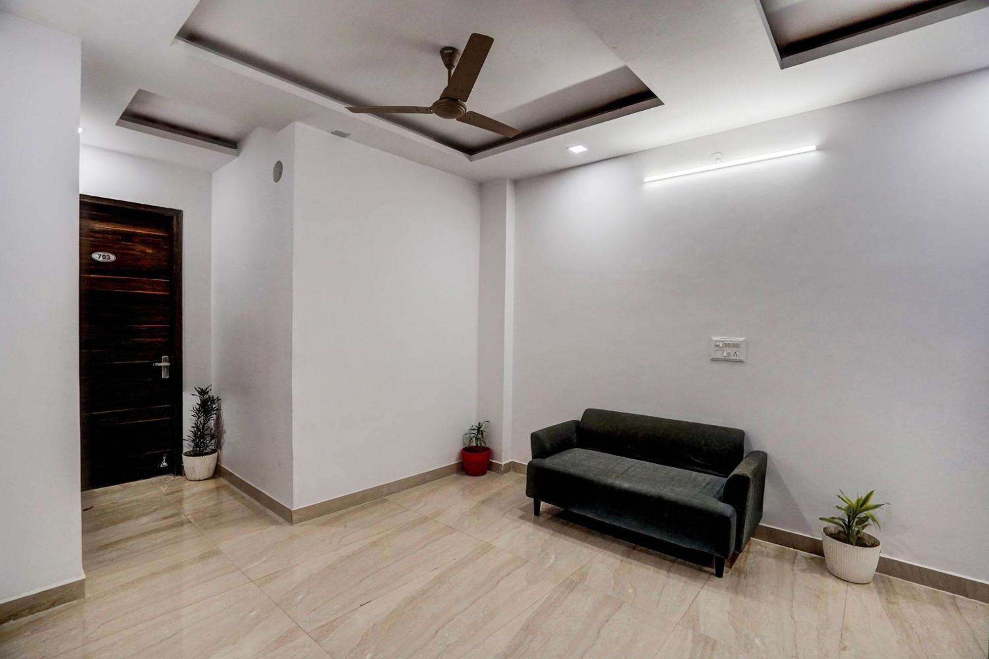 Townhouse Cloud Bay Hotel Gurgaon Buitenkant foto